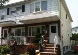 Pre-foreclosure in  GREENCROFT LN Staten Island, NY 10308