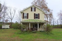 Pre-foreclosure in  FLEETON RD Reedville, VA 22539