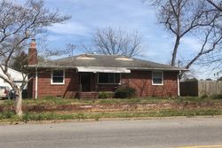 Pre-foreclosure Listing in NORVIEW AVE NORFOLK, VA 23513