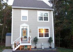  W Shore Rd, Pasadena MD