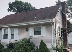 Pre-foreclosure in  LINNMORE DR Manchester, CT 06040