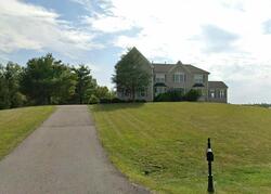 Pre-foreclosure in  SAW MILL DR Somerset, NJ 08873