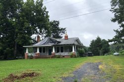 Pre-foreclosure Listing in SOUTHWAY RD ASHEBORO, NC 27205