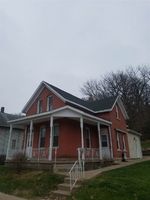  Pinard St, Dubuque IA