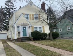 Pre-foreclosure Listing in NEWTON ST LANSING, MI 48912