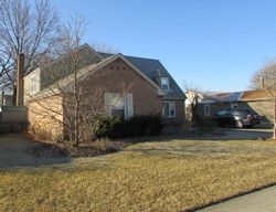 Pre-foreclosure in  MILLER DR Glenview, IL 60026