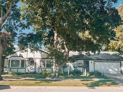Pre-foreclosure Listing in N DRYDEN AVE ARLINGTON HEIGHTS, IL 60004