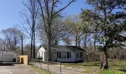 Pre-foreclosure in  HANKS DR Baton Rouge, LA 70812