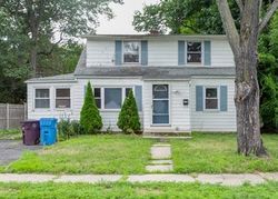 Pre-foreclosure Listing in MCKINLEY DR NEW BRITAIN, CT 06053