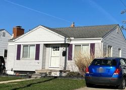 Pre-foreclosure in  DALE ST Roseville, MI 48066