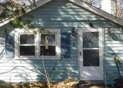 Pre-foreclosure Listing in CEDAR AVE NORTH HAVEN, CT 06473