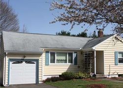 Pre-foreclosure in  RENTELL RD Hamden, CT 06514