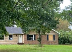 Pre-foreclosure in  CAROLINA CIR Jacksonville, NC 28546
