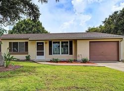 Pre-foreclosure Listing in MONTCLAIR CIR NORTH PORT, FL 34287