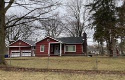 Pre-foreclosure in  BANKS Waterford, MI 48327