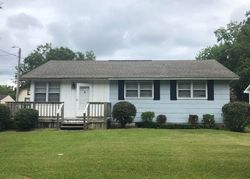 Pre-foreclosure Listing in W BROAD ST SWANSBORO, NC 28584