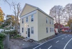 Pre-foreclosure Listing in GLINES AVE WEYMOUTH, MA 02188