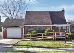 Pre-foreclosure Listing in COMMANDER AVE GARDEN CITY, NY 11530
