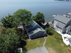 Pre-foreclosure Listing in STAPLES SHORE RD LAKEVILLE, MA 02347