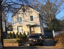 Pre-foreclosure in  MAIN ST Metuchen, NJ 08840