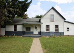 Pre-foreclosure in  W COURT ST Farmington, IL 61531