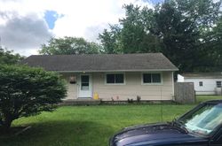 Pre-foreclosure in  HUNTINGTON RD Springfield, IL 62703