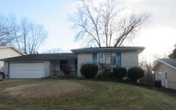 Pre-foreclosure in  HACKMAN DR Saint Louis, MO 63136