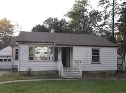 Pre-foreclosure in  MILLARD AVE Fox River Grove, IL 60021