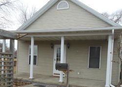 Pre-foreclosure in  N MASTERSON ST Virden, IL 62690