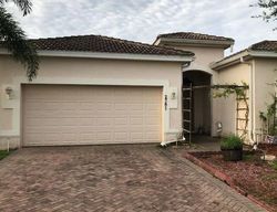 Pre-foreclosure in  INLET COVE LN W Naples, FL 34120