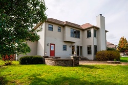 Pre-foreclosure in  SILVERLEAF DR Plainfield, IL 60585