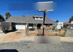 Pre-foreclosure in  NEWBIRD DR Santa Clarita, CA 91350