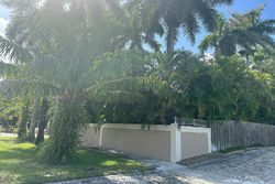 Pre-foreclosure in  SW 176TH ST Miami, FL 33157