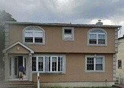 Pre-foreclosure in  BABYLON TPKE Merrick, NY 11566