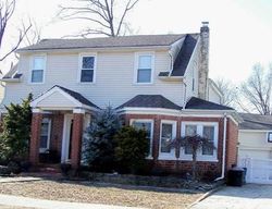 Pre-foreclosure Listing in CHESTNUT ST LYNBROOK, NY 11563