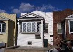 Pre-foreclosure in  59TH AVE Maspeth, NY 11378