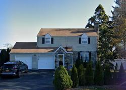 Pre-foreclosure in  S WELLWOOD AVE Lindenhurst, NY 11757