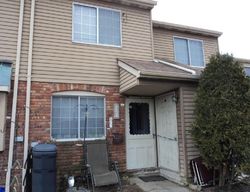Pre-foreclosure in  FRANKLIN LN APT C Staten Island, NY 10306