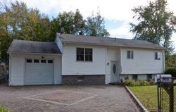  Knickerbocker Ave, Medford NY