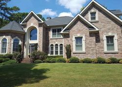 Pre-foreclosure in  HIGHLAND OAKS DR SW Atlanta, GA 30331
