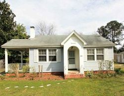 Pre-foreclosure in  S CALHOUN DR Florence, SC 29501