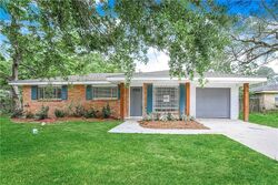 Pre-foreclosure in  OAK PARK DR Slidell, LA 70460
