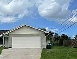 Pre-foreclosure in  SW HAYCROFT ST Port Saint Lucie, FL 34953