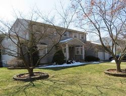 Pre-foreclosure Listing in APPLEBY LN EAST BRUNSWICK, NJ 08816