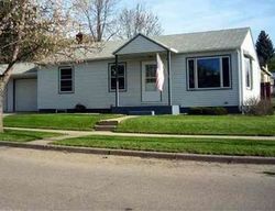 Pre-foreclosure in  19TH ST NW Minot, ND 58703