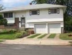 Pre-foreclosure in  DAKOTA ST Deer Park, NY 11729