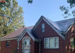 Pre-foreclosure in  SARAH ST Livingston, IL 62058