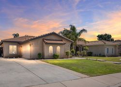 Pre-foreclosure in  MANHATTAN DR Bakersfield, CA 93312