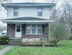 Pre-foreclosure in  QUINCE RD South Bend, IN 46628