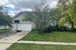 Pre-foreclosure in  ROYAL POINTE DR Bloomington, IL 61704